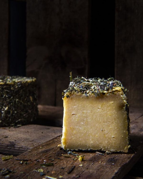 Semicurado con hierbas provenzales (queso) karmage fermentado vegano