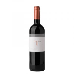 TM 2016, červené víno. Tři ruce
