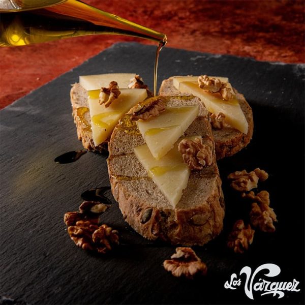 Vanaisa kitsejuust, Vázquezi juustud