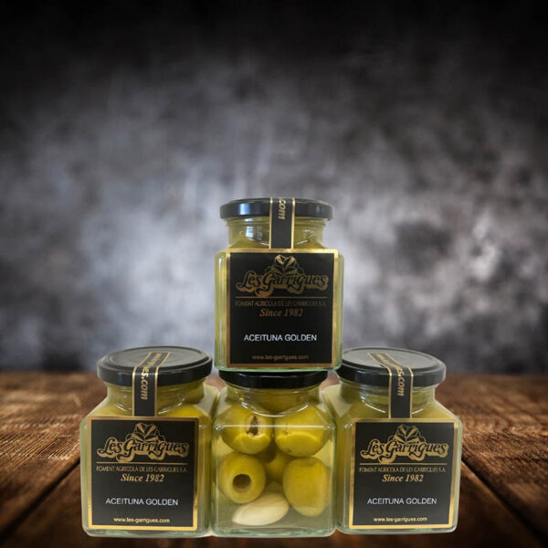 Goldene entkernte Oliven