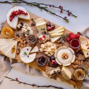 Quesos españoles que sí merecen la pena 🧀🍯 Descubre cómo la Miel y las Mermeladas realzan el sabor de tus quesos favoritos
