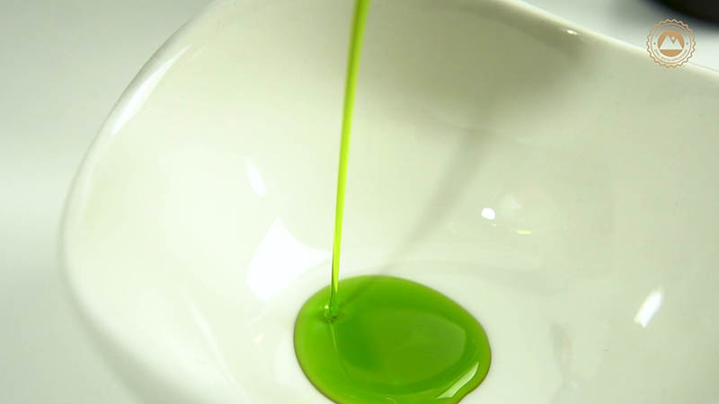 Elogio Premium: La Esencia de la Excelencia Española en Aceite de Oliva Virgen Extra