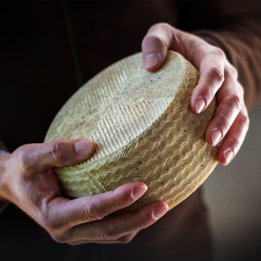 Made in Cordoba: Quesos Calaveruela de Córdoba: quesos de oveja y mantequilla artesanal de nivel mundial