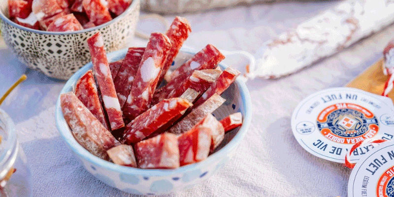Cómo comer fuet auténtico (y por qué no podrás parar)