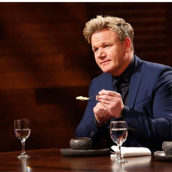 Gordon Ramsay convierte el aceite de oliva en objeto de deseo gourmet… y España tiene el mejor del mundo